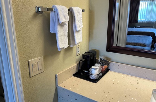 La Grange Hotel | Executive inn & Suites