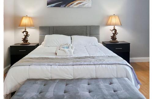 Hybla Valley House | Executive Private Room w bath near shopping
