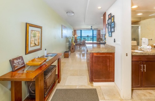 Honokowai Condo | Expansive, ocean-view condo with heated pool & sunset-view lanai