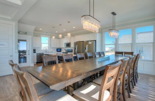 Long Beach House | Experience luxury at Beach Landing Too, an oceanfront house in Oak Island with 7 bedrooms.