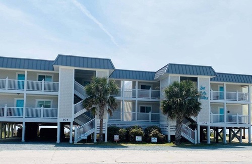 Holden Beach House | Experience oceanfront bliss at Next 2 Paradise, a cozy 2BR condo in Holden Beach.