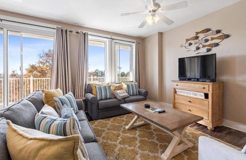 Baytowne Wharf Condo | Exquisite 2BR/2BA With Best Fireworks View In Baytowne