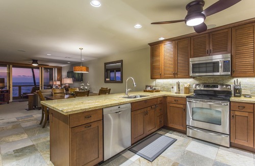 Kahaluu Bay Condo | 🏖️Exquisite Ocean Front | Beautifully Upgraded | Corner Unit