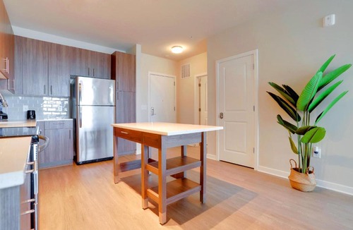 Groveton Apartment | Exquisite One-Bedroom Apartment in Alexandria