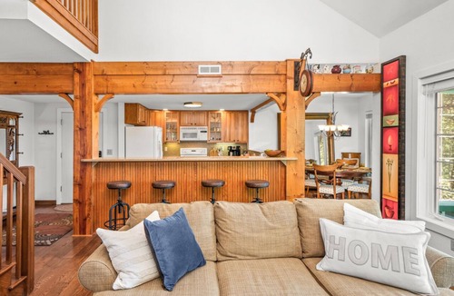 Mountain Air Condo | Exquisite views from this Mountain Air home near Asheville, Mt. Mitchell & more.