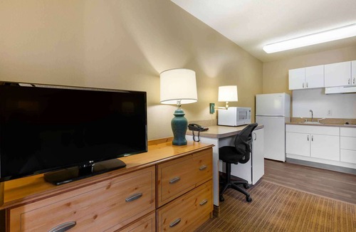 Linthicum Heights Hotel | Extended Stay America Select Suites Baltimore BWI Airport