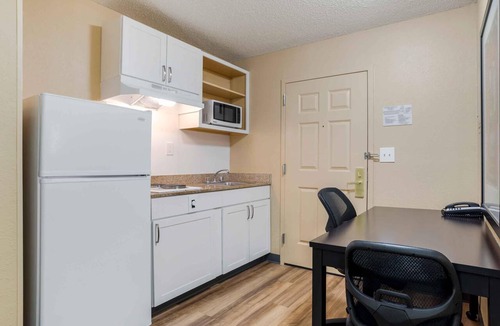 Chesapeake Hotel | Extended Stay America Suites Chesapeake Greenbrier Circle