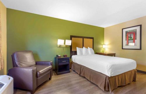 Chesapeake Hotel | Extended Stay America Select Suites - Chesapeake - Churchland Blvd
