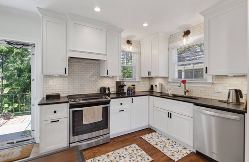 Fry's Spring Cottage | Extended stay: charming 2-bedroom cottage in lovely Charlottesville