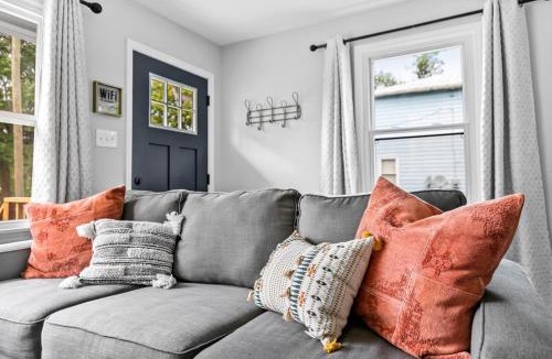 Montrose House | Extended Stay! Your Central Fulton Hill Oasis!