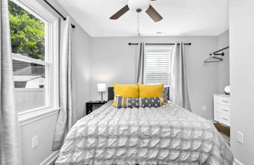 Montrose House | Extended Stay! Your Central Fulton Hill Oasis!