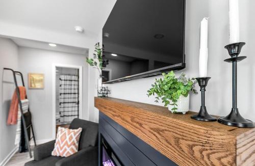 Montrose House | Extended Stay! Your Central Fulton Hill Oasis!