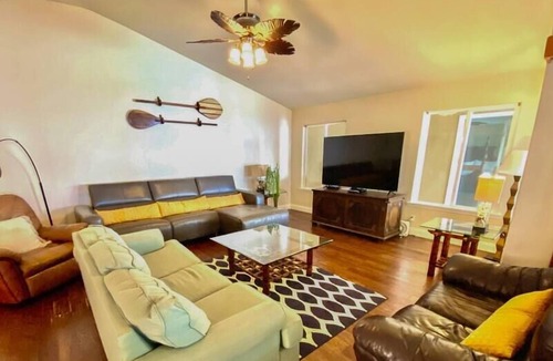 Alii Heights Mauka House | Fabulous 7 br 22 ocean view pool estate!