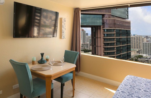 McCully - Moiliili Condo | Fabulous, King Bed, Modern Spacious Waikiki Studio with Great View! 100% Legal!