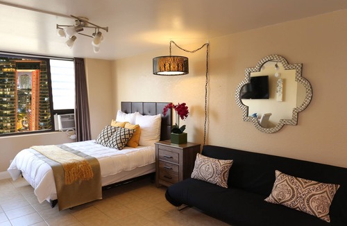 McCully - Moiliili Condo | Fabulous, King Bed, Modern Spacious Waikiki Studio with Great View! 100% Legal!