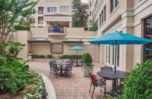 Turtle Creek Condo | Fabulous Turtle Creek Location!
