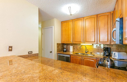 Kihei Condo | Faces Kamaole Beach Park 3, Ground Floor, Large Lanai, ocean view
