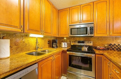 Kihei Condo | Faces Kamaole Beach Park 3, Ground Floor, Large Lanai, ocean view