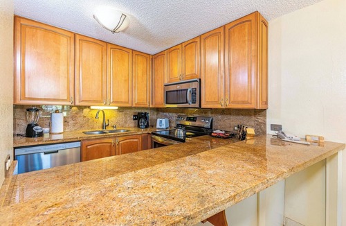 Kihei Condo | Faces Kamaole Beach Park 3, Ground Floor, Large Lanai, ocean view