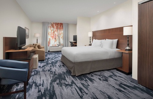 Linthicum Heights Hotel | Fairfield Inn & Suites Baltimore BWI Airport
