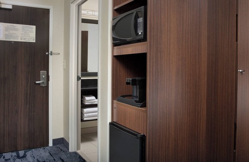 Linthicum Heights Hotel | Fairfield Inn & Suites Baltimore BWI Airport
