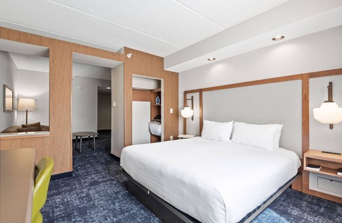 Hickory Hotel | Fairfield Inn & Suites by Marriott Hickory