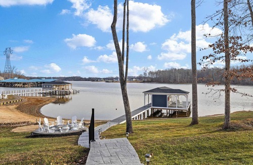 Mineral House | Fairview Lake Haven | New Waterfront Home | Private Side | 6BR/4BA | Boathouse & Dock