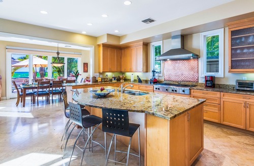 Kihei House | FALL DISCOUNTED SPECIALS - FIVE BEDROOM BEACHFRONT SOUTH MAUI HOME - MODERN!