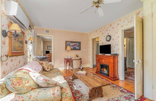 Carlisle Bed & Breakfast | Fallen Tree Farm Bed & Breakfast