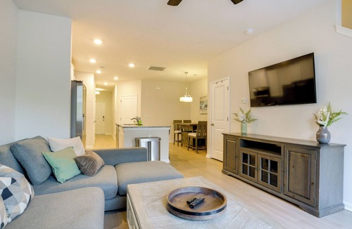 Conestee House | Family + Dog Friendly! Greenville Townhome w/Deck
