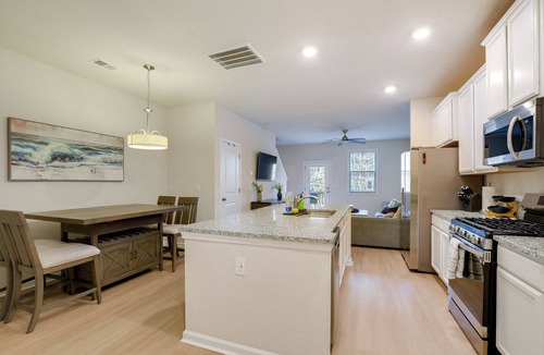 Conestee House | Family + Dog Friendly! Greenville Townhome w/Deck