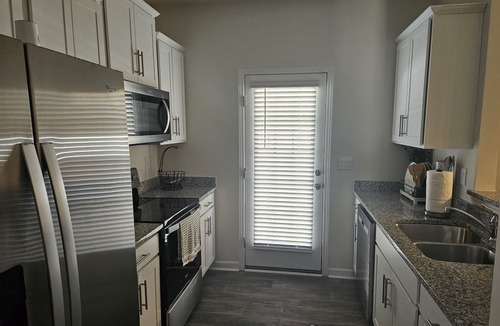 Paw Creek House | Family-Friendly 3BR Fast WiFi 10 Min to Uptown