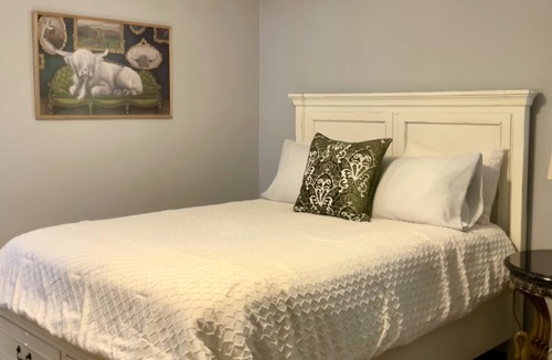 Taylors House | Family-Friendly 4 bedroom home with game room.