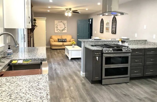 Taylors House | Family-Friendly 4 bedroom home with game room.