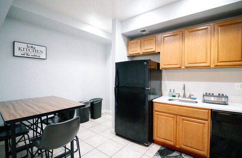 Park View House | Family-Friendly 5BR DC Home | Metro & Parking | Sleeps 12