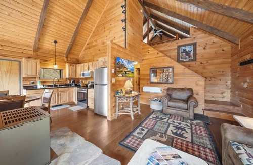 Apple Ridge Cabin | Family-Friendly Blowing Rock Retreat | Fire Pit, Game Room, & Cozy Mountain Views