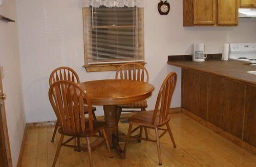Old Town Cabin | Family-friendly cabins near Galax, Va & The Blue Ridge Music Center