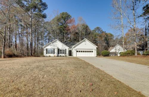 Dacula House | Family-Friendly Dacula Home with Screened Porch!