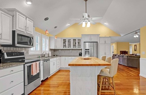 Savannah House | Family Friendly, Game Room, Near Tybee & Savannah