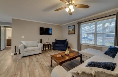 Colonial Beach House | Family-Friendly Home w/Deck Near Colonial Beach!