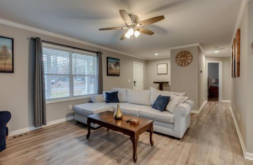 Colonial Beach House | Family-Friendly Home w/Deck Near Colonial Beach!