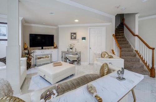 Fairland Apartment | Family-Friendly Home w/Foosball in Silver Spring!