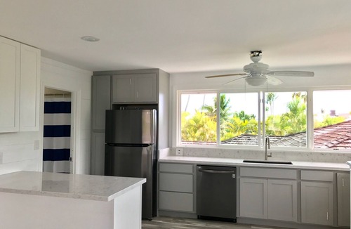 Kalama Tract Apartment | Family friendly Quiet Kailua Beachside lane, steps to lane private beach access