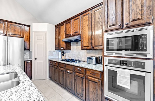 Grapevine House | Family friendly transitional and modern designed home away from home