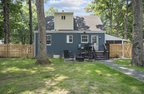 McGuire House | Family Fun: 2 Story Oasis & Pup Retreat Near RVA