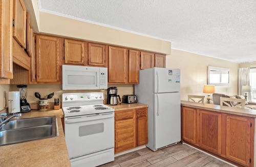 Myrtle Beach Condo | Family-Oriented Beach Condo Near Local Entertainment and Dining Options!