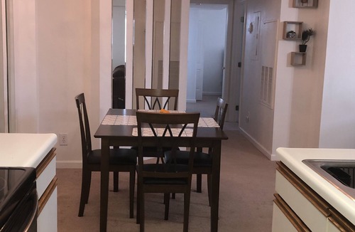 Garden City Condo | Family size condo- 7min to the Beach