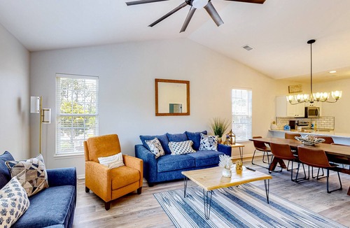 Sunset Beach Condo | Family Tides- Sandpiper Bay: Shared pool