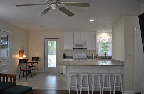 Arapahoe House | Fan Tail is located in Minnesott Beach, close to golf and ferry