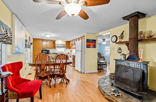 Salter Path House | Fanci's Hideout: Charming dog-friendly home near beach